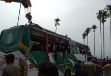 42 qof oo doonayay inay soo cumraystaan oo ku geeriyooday shil gaari dalka Sacuudiga