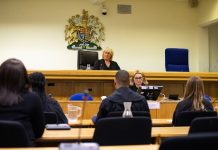 Dacwad lagu soo oogay nin weerar ka gaystay dalka Ingriiska