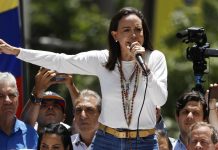 Hoggaamiyaha mucaaradka Venezuela Machado ayaa sheegtay in ay tahay in ay iyadu maamusho Venezuela