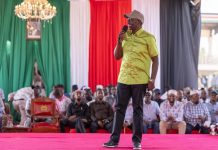 Hoggaamiyeyaasha Mandera oo qorsheynaya inay go’aamiyaan dhul ku habboon beeraha waraabka ka dib wada hadallo ay la yeesheen Ruto