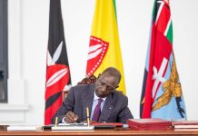 Madaxweyne Ruto oo saxiixay sharciga VAT-ga ee hoos u dhigay canshuurta shidaalka